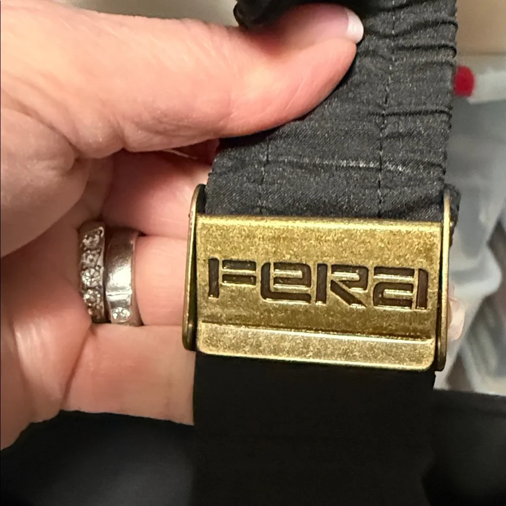 N/A stylish ski
